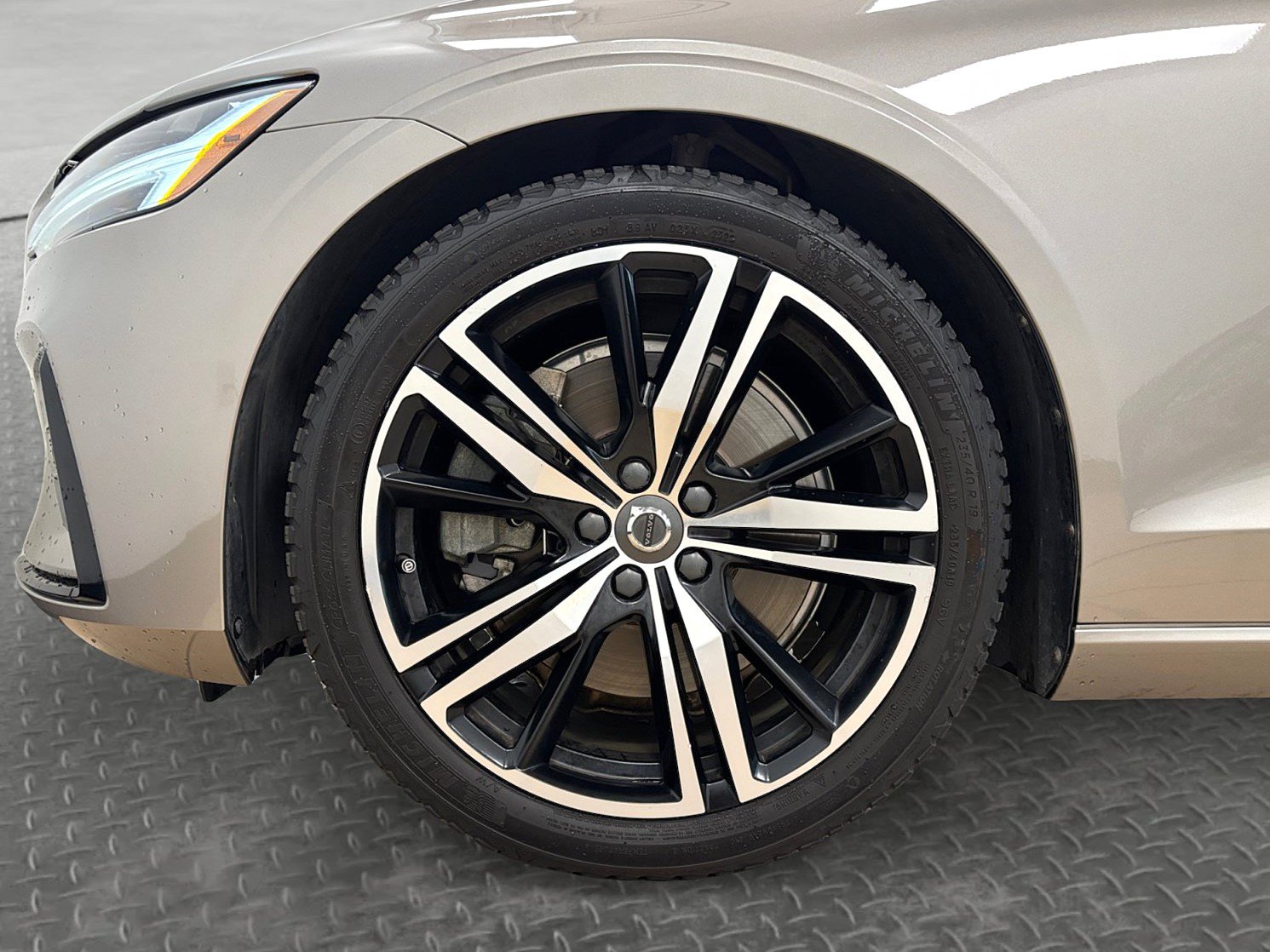 Used 2019 Volvo S60 T6 R-Design AWD/4WD image 38