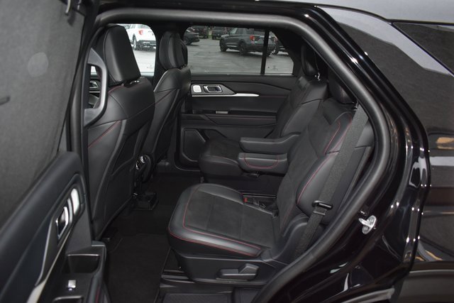 Used 2025 Ford Explorer ST image 38