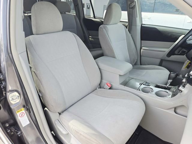 Used 2013 Toyota Highlander FWD image 14