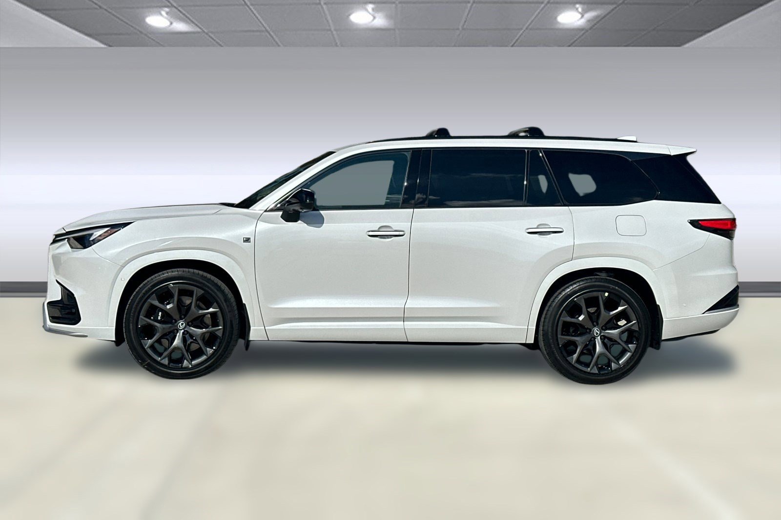 New 2026 Lexus TX 500h AWD image 2