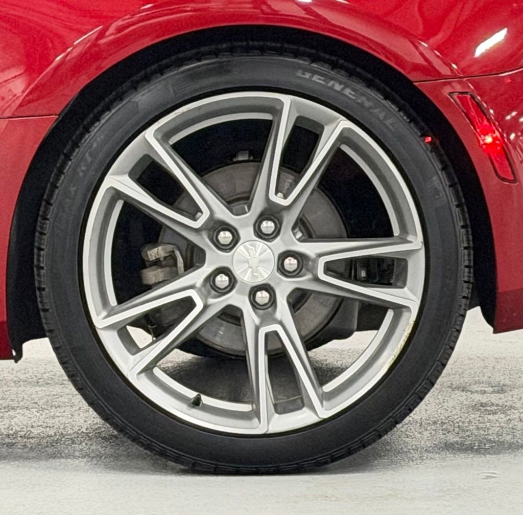 Used 2017 Chevrolet Camaro LT RWD image 8