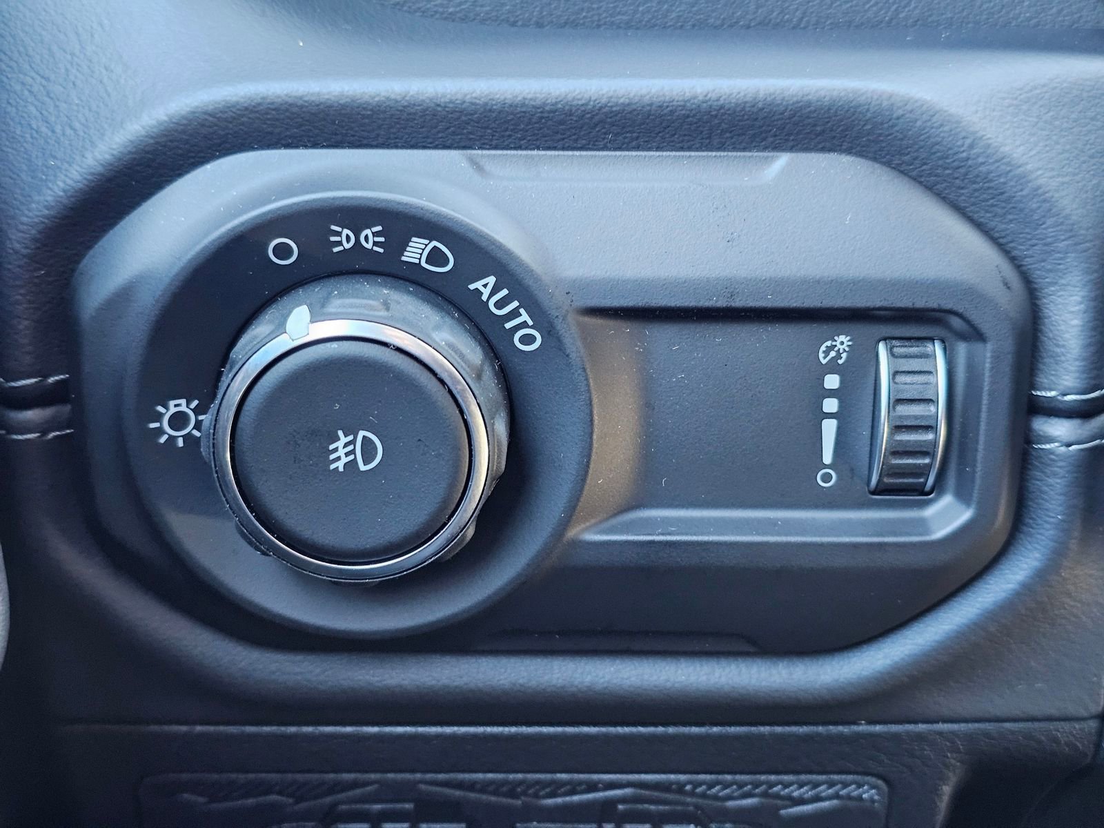 New 2026 Jeep Wrangler Sahara AWD/4WD image 20