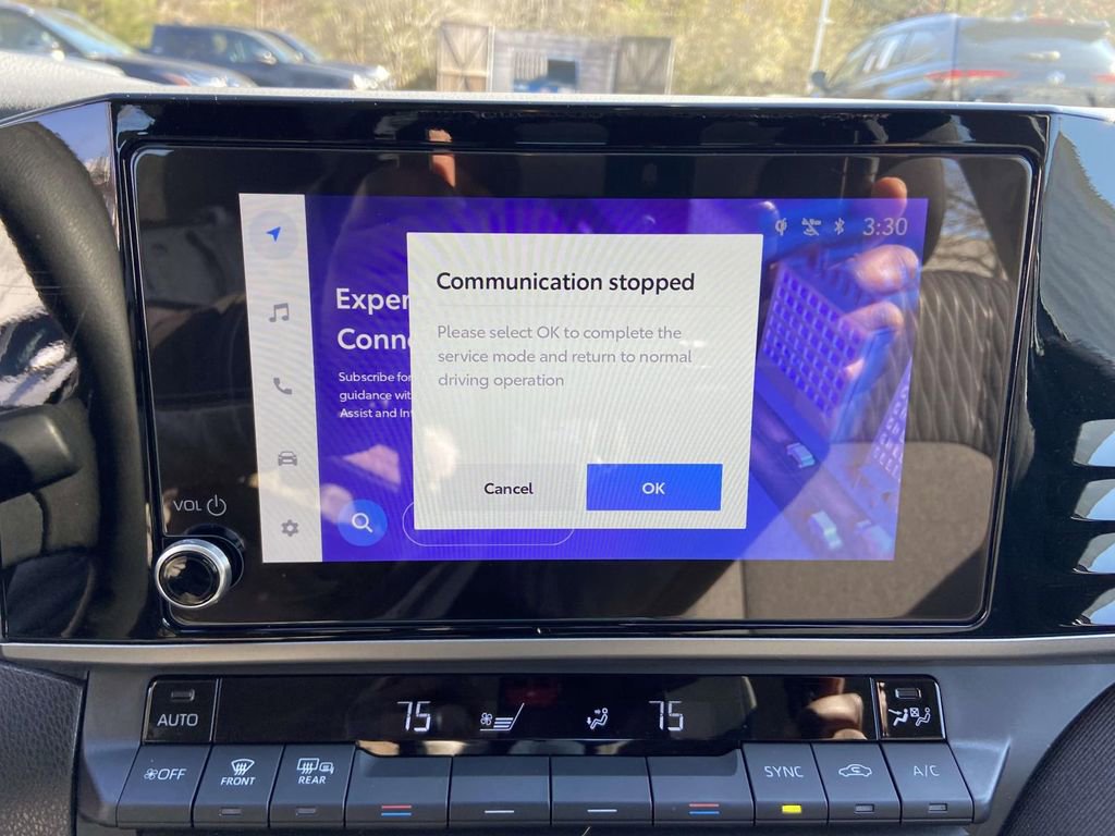 Used 2025 Toyota Camry LE image 20