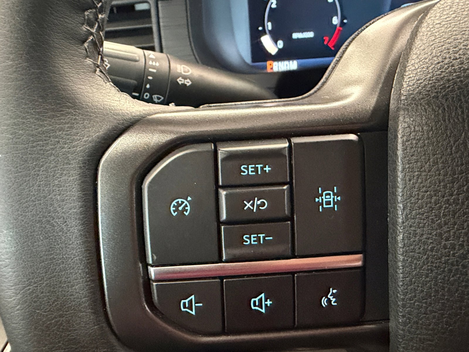 Used 2024 Ford F150 XLT w/ FX4 Off-Road Package AWD/4WD image 40