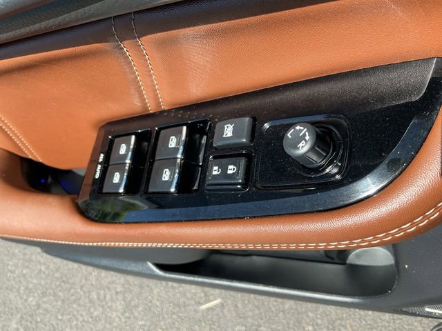 Used 2018 Subaru Outback 2.5i Touring AWD/4WD image 16