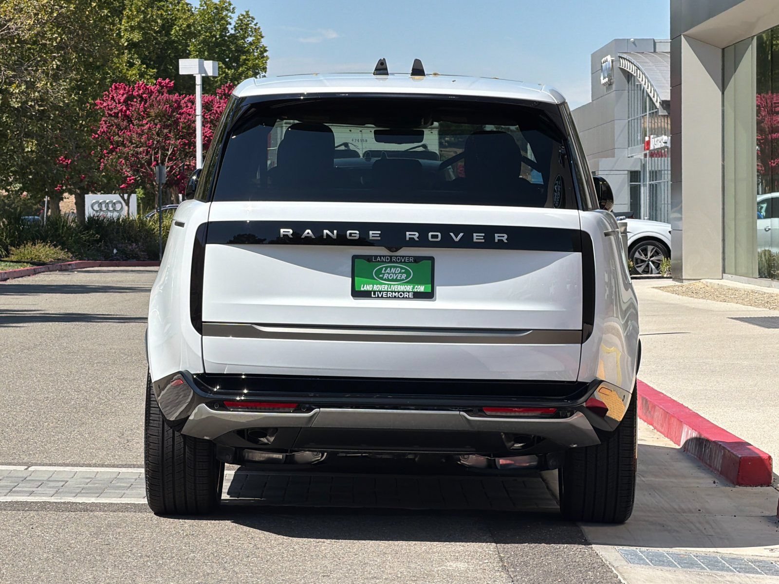 New 2026 Land Rover Range Rover Long Wheelbase SE AWD/4WD image 5