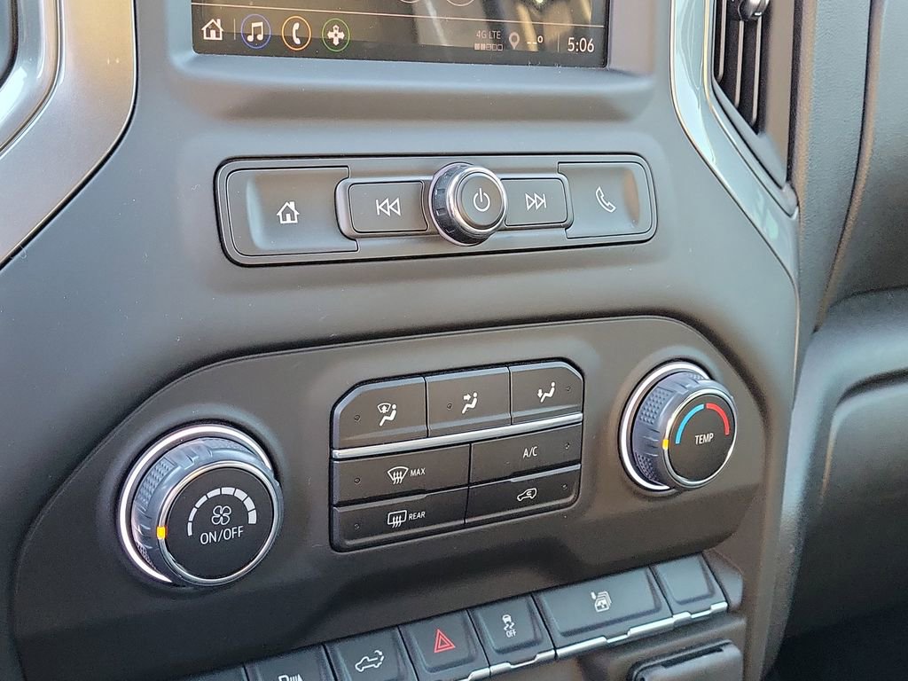 Used 2025 Chevrolet Silverado 2500 Custom w/ Custom Value Package image 18