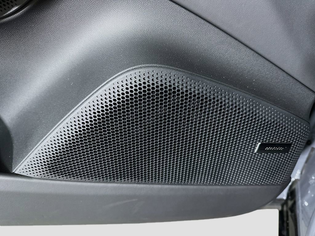 New 2025 Porsche Macan Turbo Electric image 21