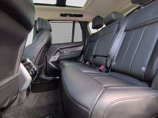 Used 2025 Land Rover Range Rover SE AWD/4WD image 19