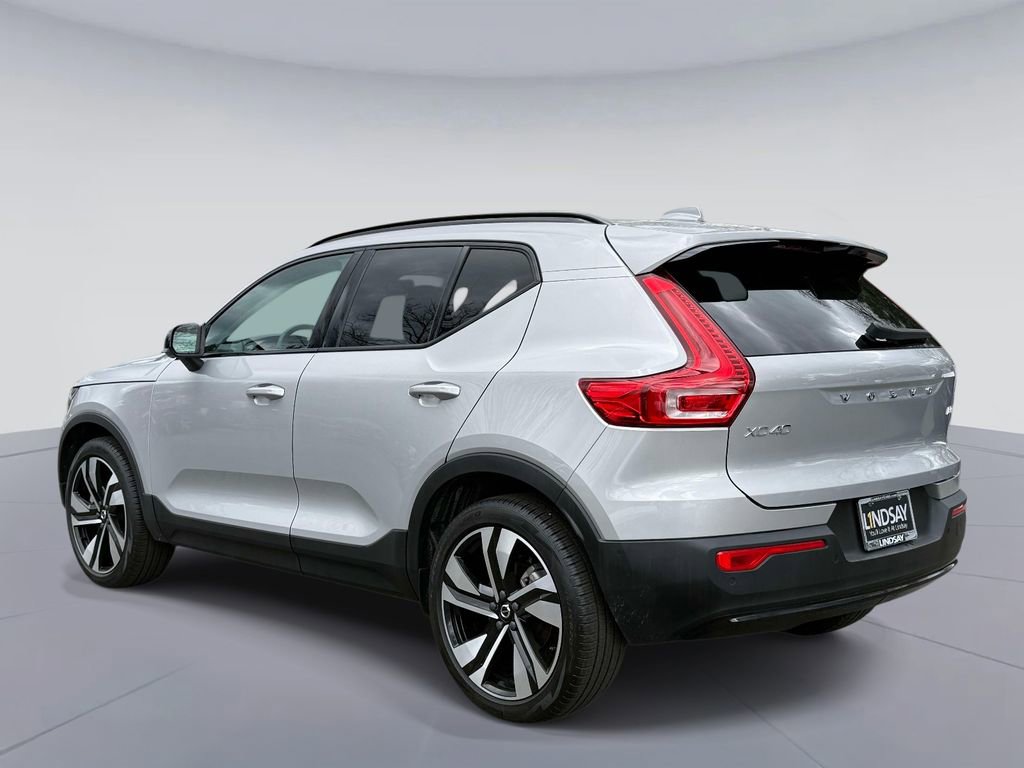 Used 2023 Volvo XC40 B5 Plus w/ Driver Assist Package AWD/4WD image 12