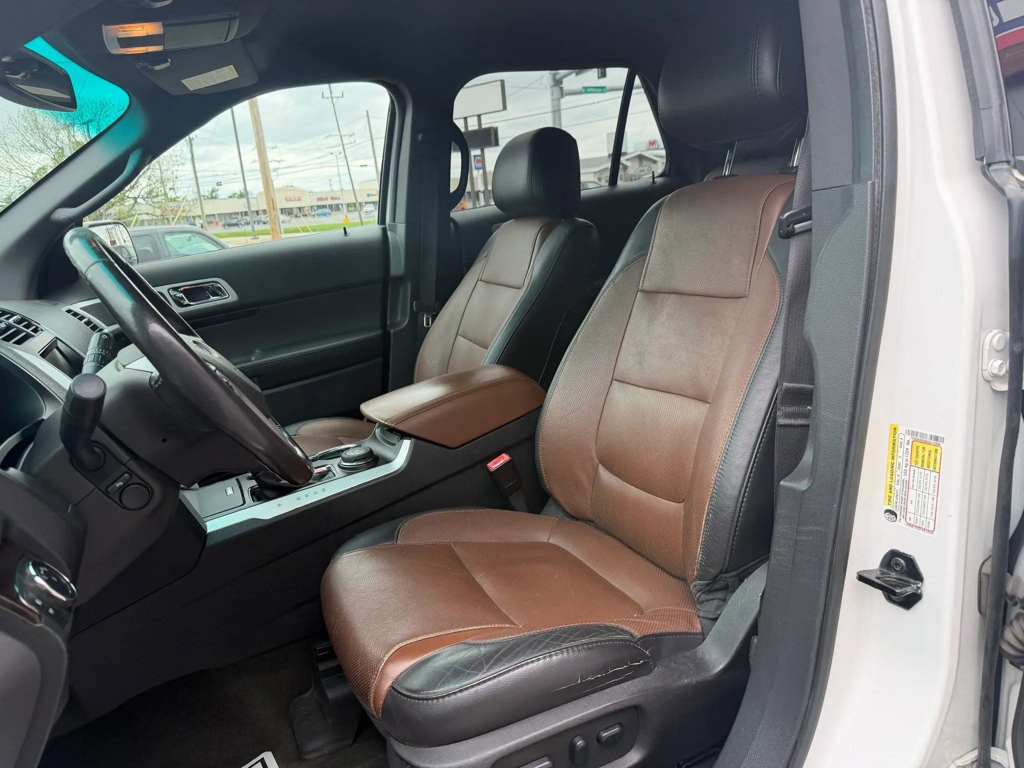 Used 2014 Ford Explorer Limited w/ Equipment Group 302A AWD/4WD image 14