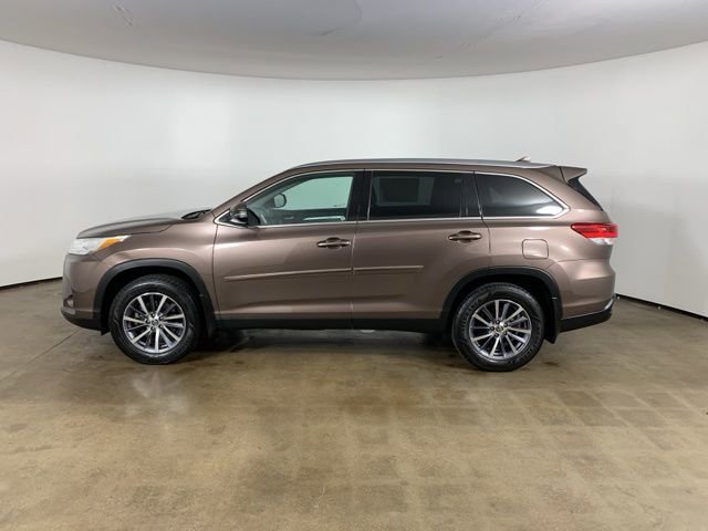 Used 2019 Toyota Highlander XLE w/ Protection Package #3 image 18