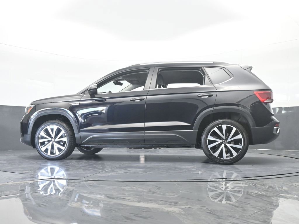 Used 2024 Volkswagen Taos SE image 58