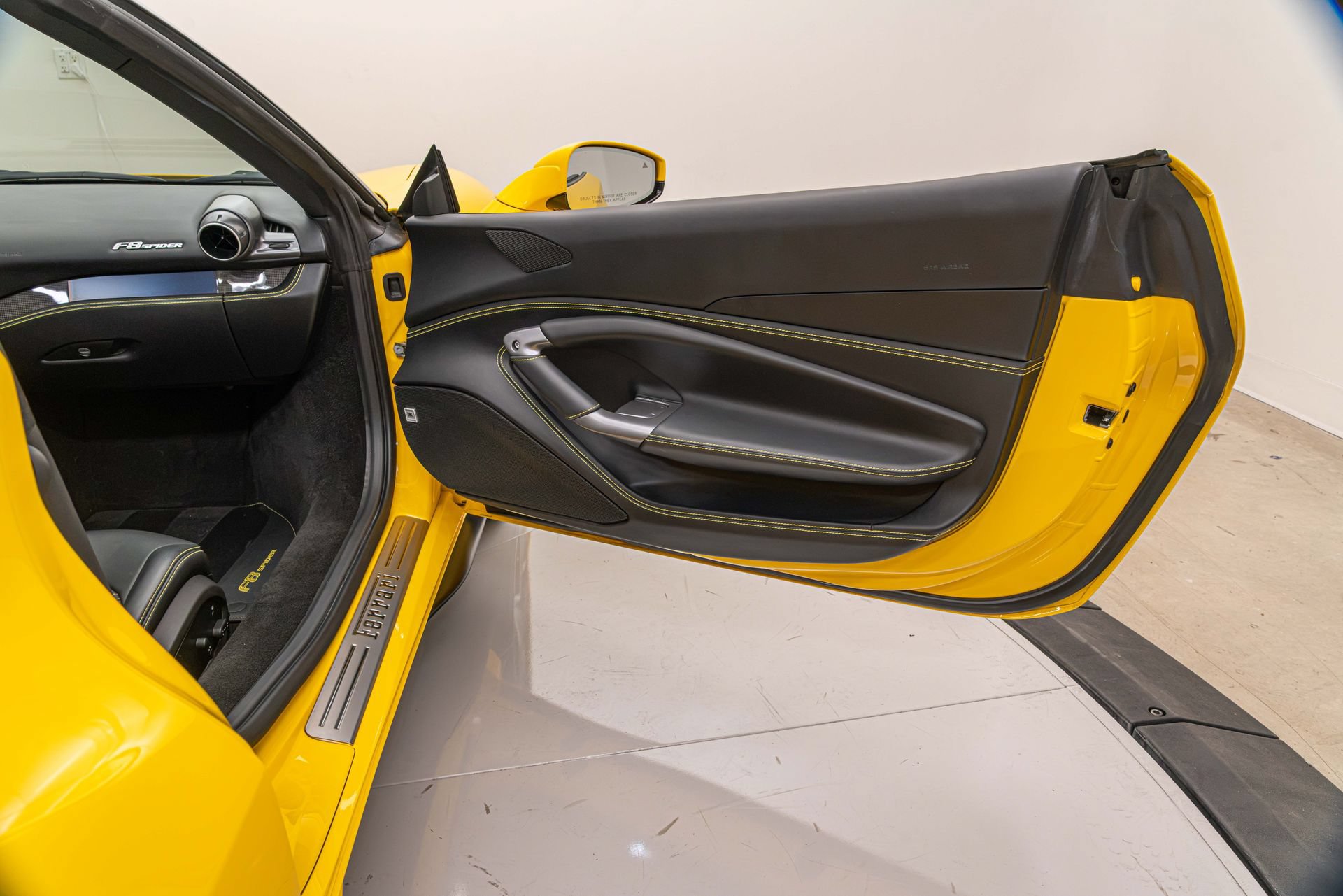Certified 2022 Ferrari F8 Tributo RWD image 18