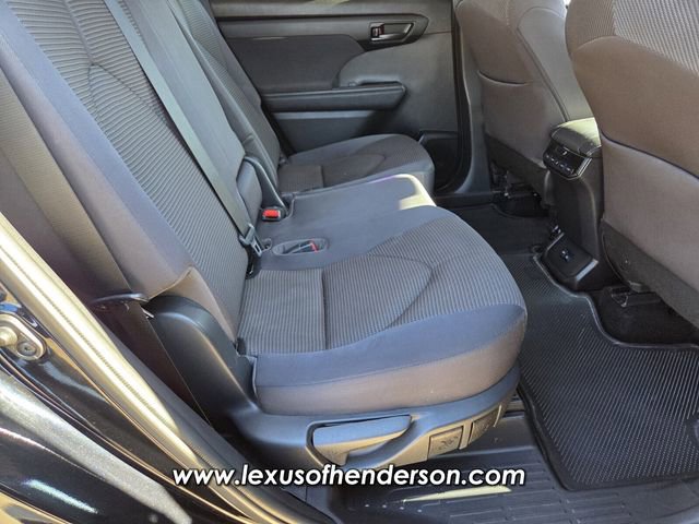 Used 2022 Toyota Highlander LE image 17