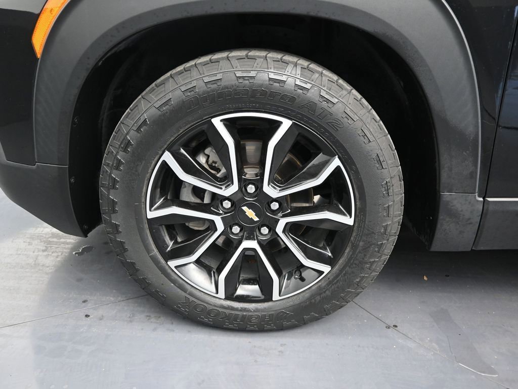 Used 2023 Chevrolet TrailBlazer ACTIV w/ Sun and Liftgate Package image 9