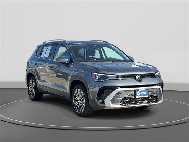 Certified 2025 Volkswagen Taos SE w/ Panoramic Sunroof Package