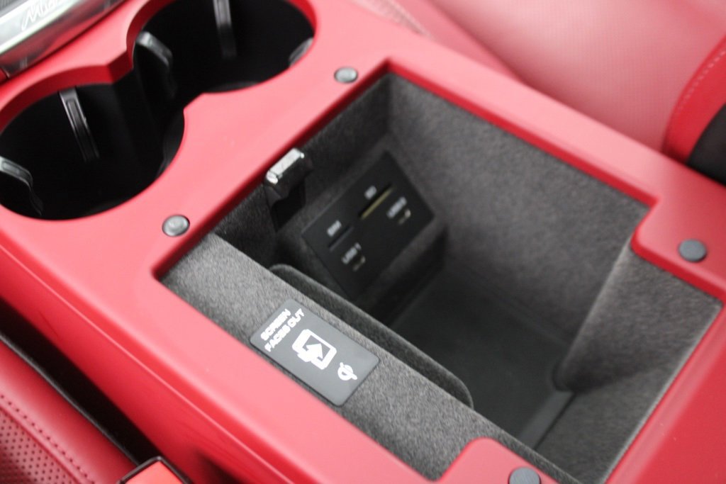 Used 2025 Porsche Macan image 29