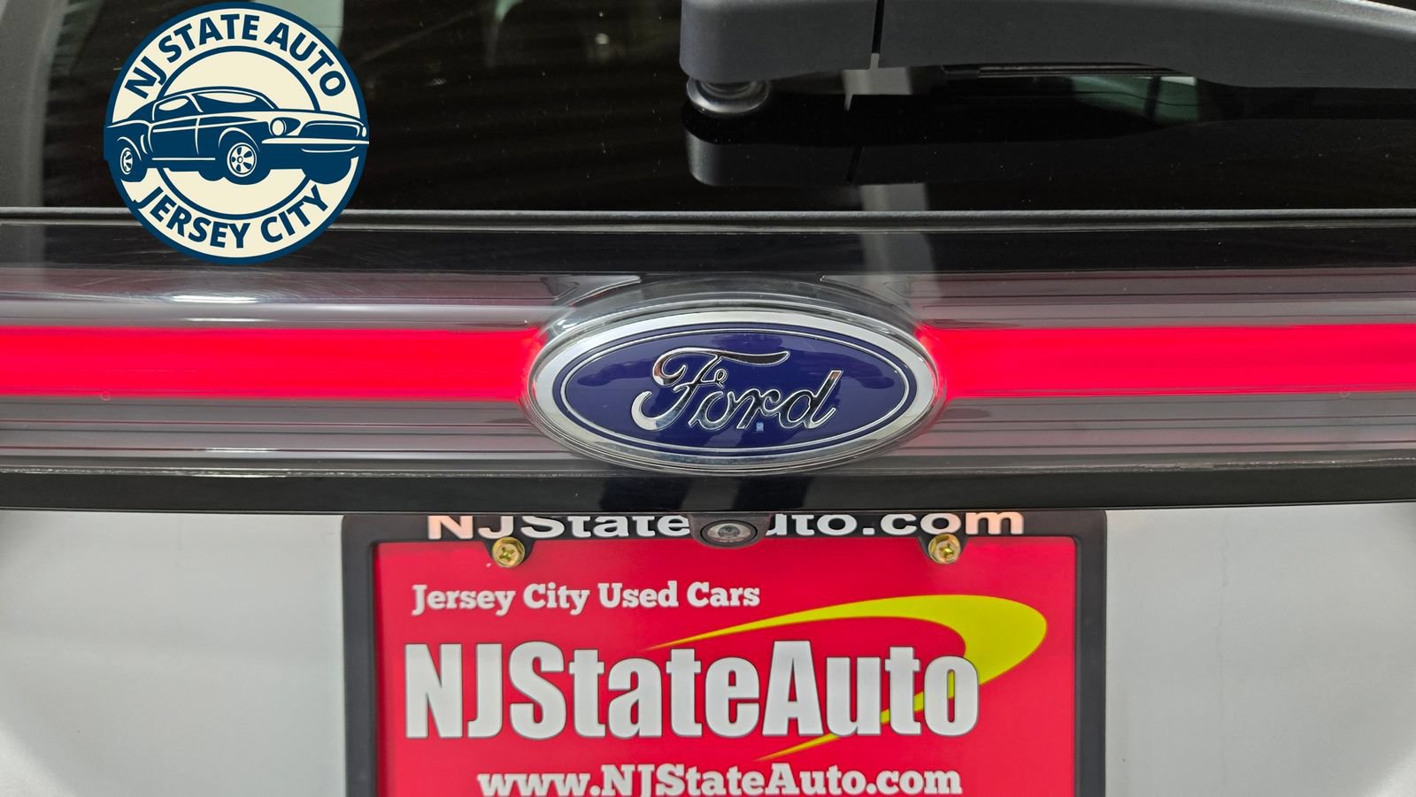 Used 2018 Ford Edge Titanium w/ Equipment Group 302A AWD/4WD image 33
