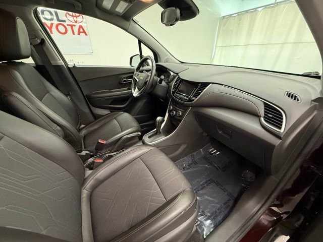Used 2020 Chevrolet Trax LT w/ LT Convenience Package image 9