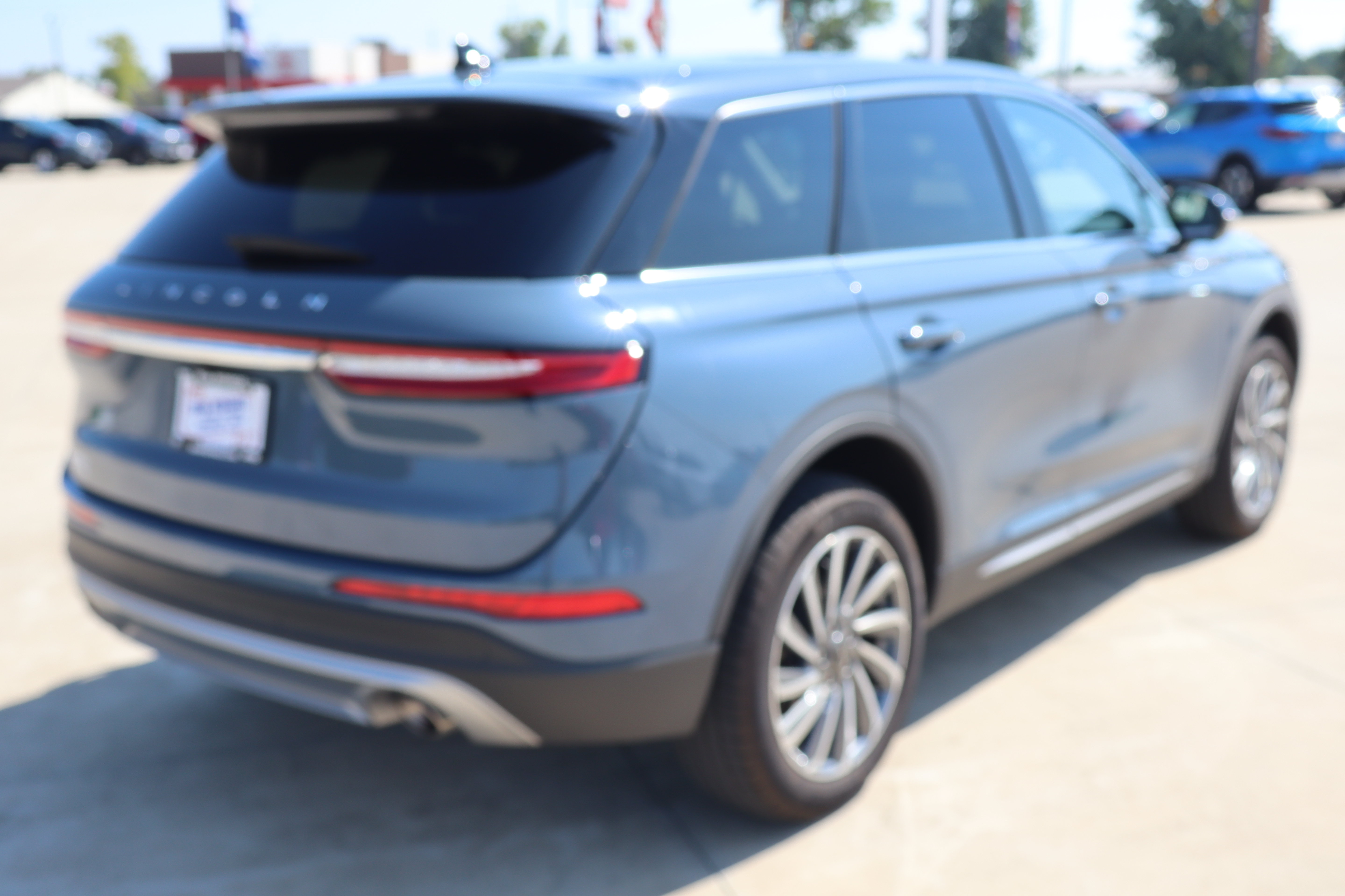 Used 2025 Lincoln Corsair Reserve AWD/4WD image 5
