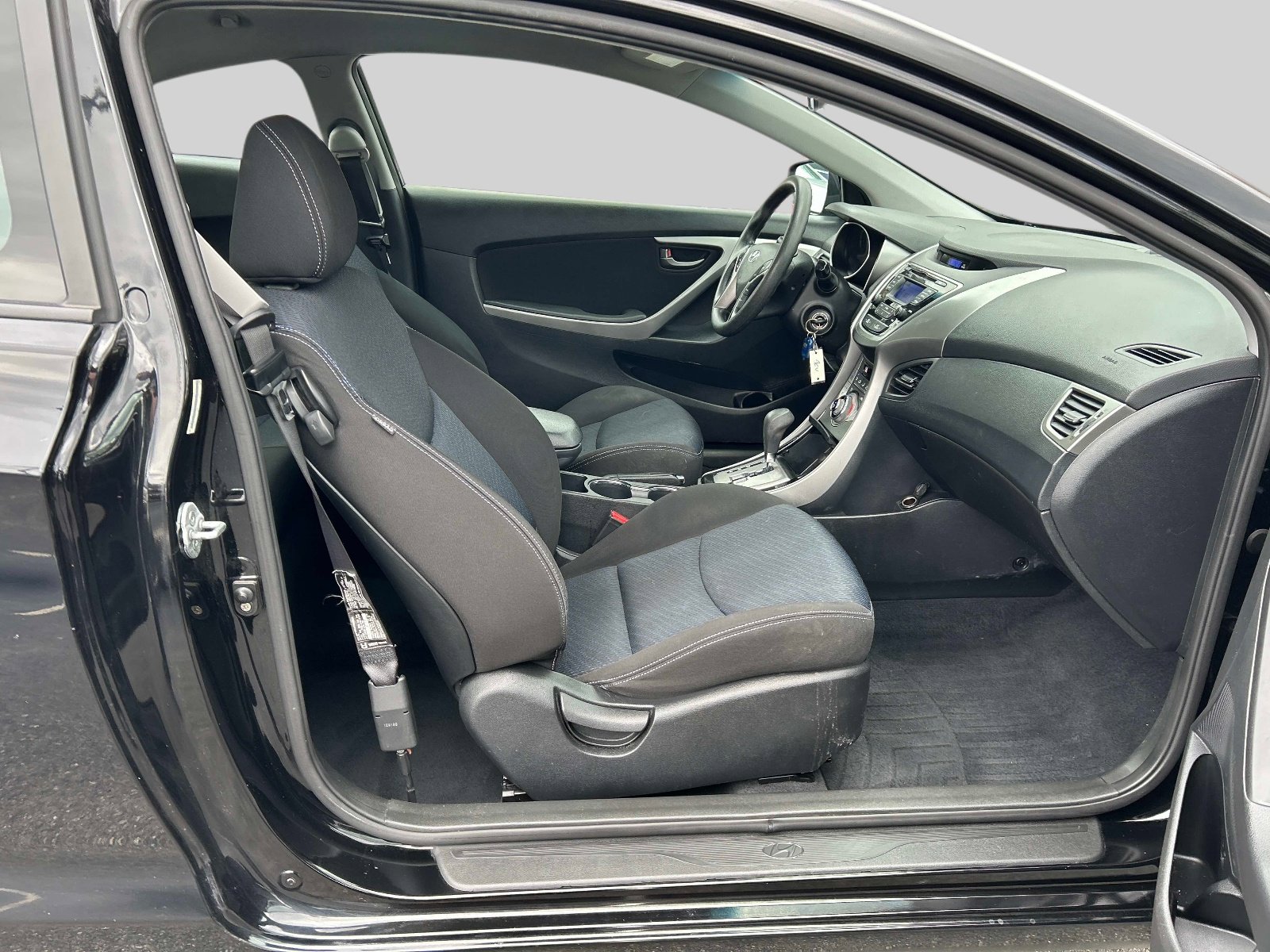 Used 2013 Hyundai Elantra FWD image 11