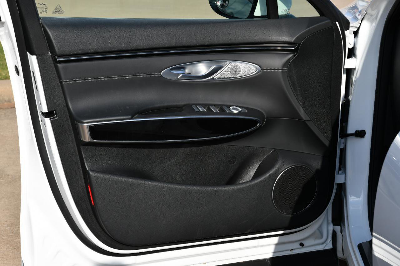 Used 2025 Genesis GV70 2.5T image 9