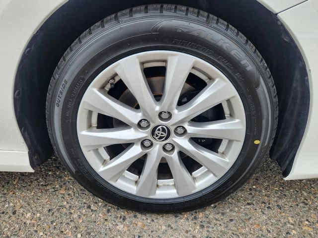 Used 2018 Toyota Camry LE FWD image 19