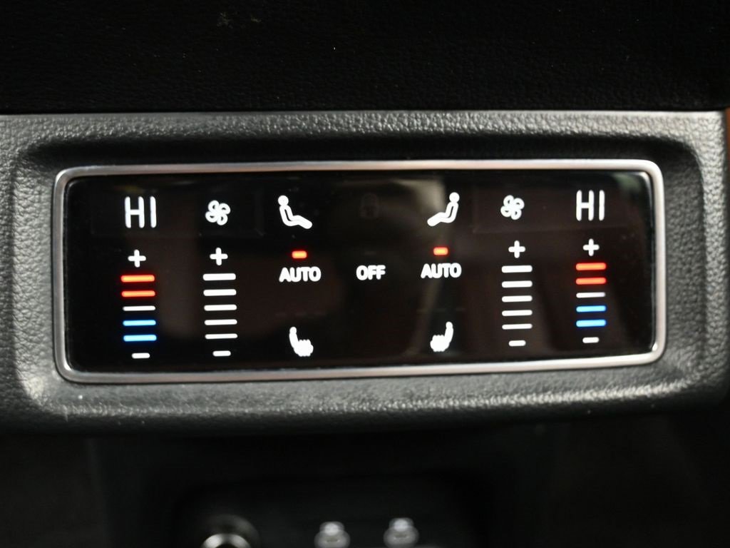 Used 2022 Audi e-tron Premium Plus w/ Premium Plus Package image 35