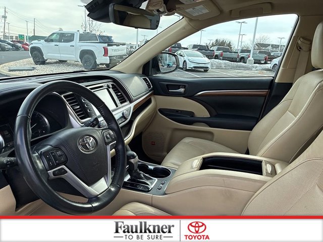 Certified 2019 Toyota Highlander Limited Platinum image 26