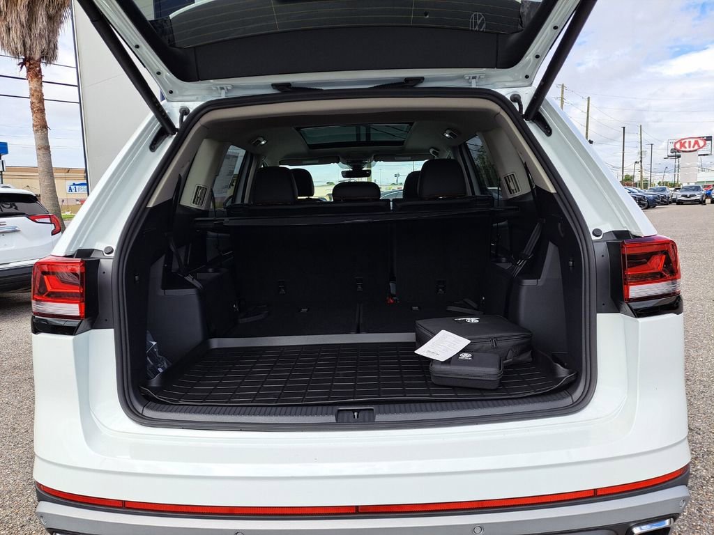 New 2025 Volkswagen Atlas Peak Edition SE image 22