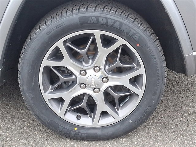 Used 2020 Jeep Grand Cherokee Overland image 6