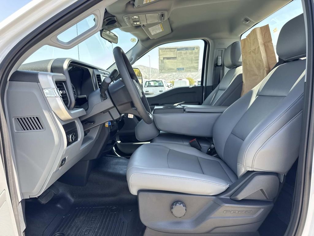 New 2026 Ford F450 XL w/ XL Chrome Package RWD image 24