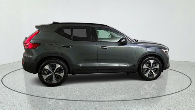 New 2026 Volvo XC40 B5 Plus w/ Climate Package AWD/4WD image 8