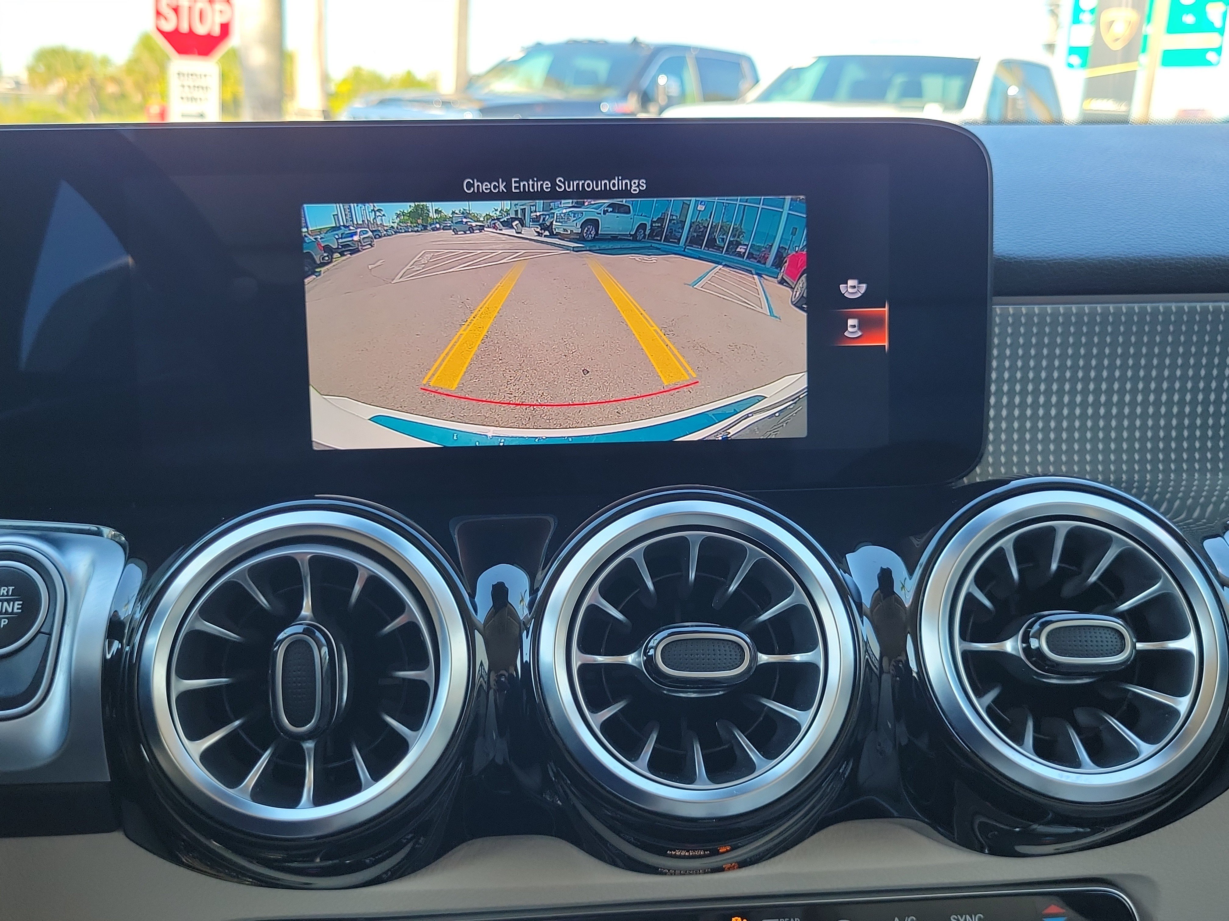 Used 2022 Mercedes-Benz GLB 250 image 11