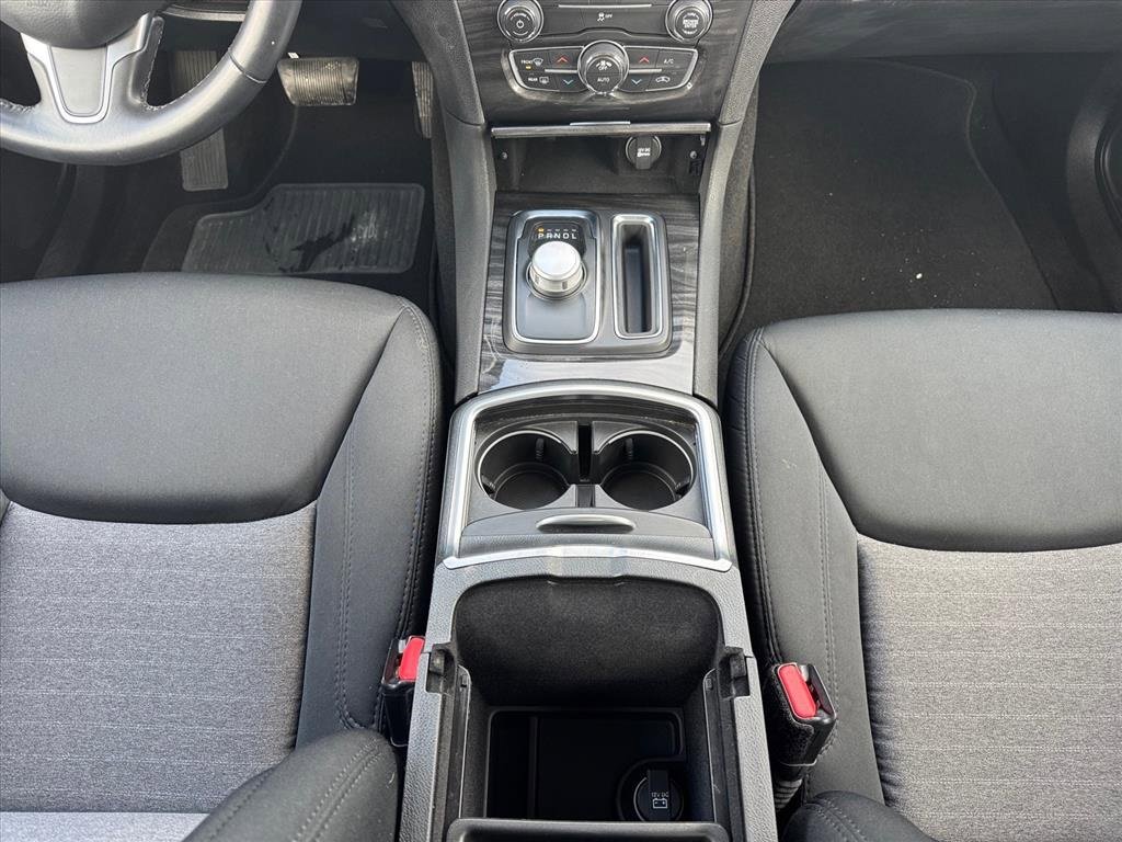 Used 2019 Chrysler 300 Touring w/ Sport Appearance Package image 18