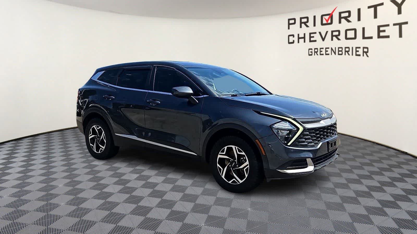 Used 2023 Kia Sportage LX AWD/4WD image 2