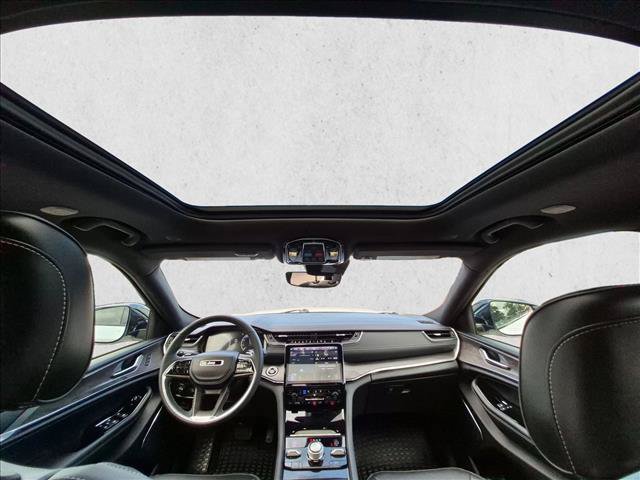 Used 2023 Jeep Grand Cherokee Overland AWD/4WD image 15
