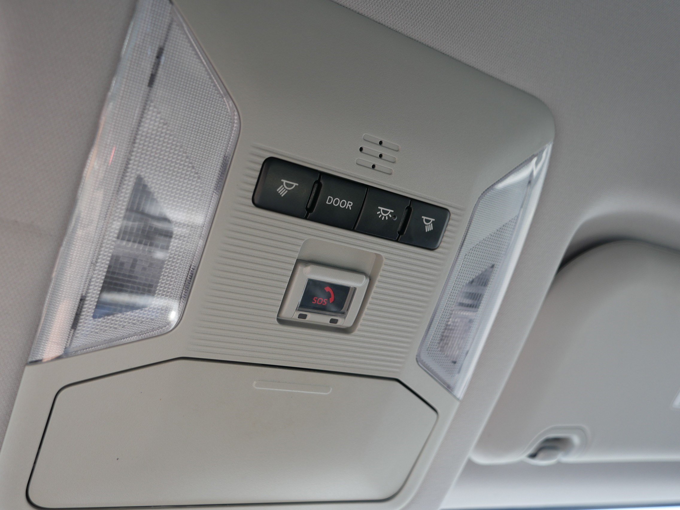Used 2021 Toyota RAV4 LE AWD/4WD image 32