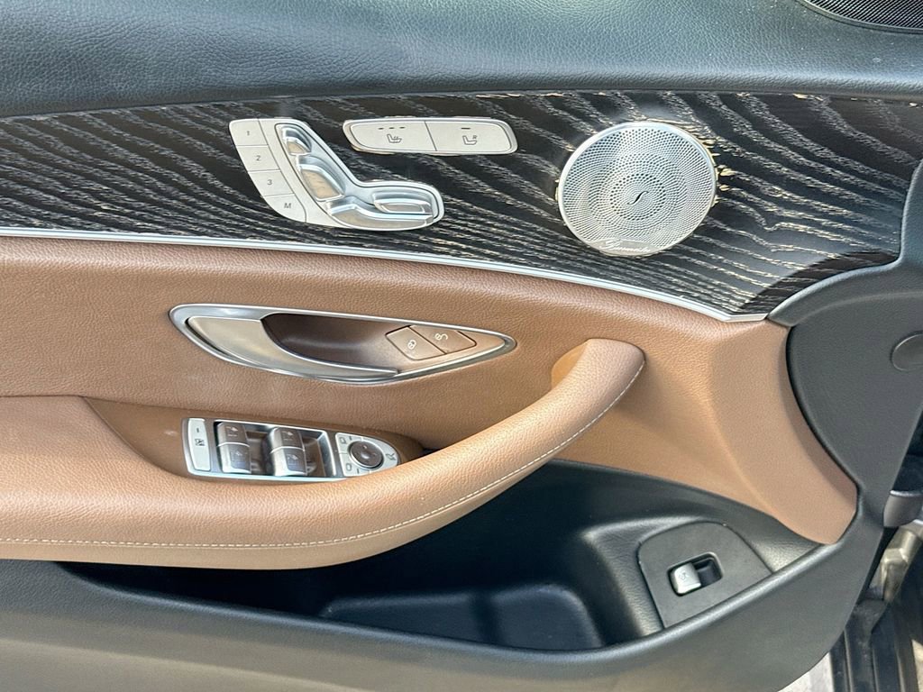Used 2017 Mercedes-Benz E 300 image 18