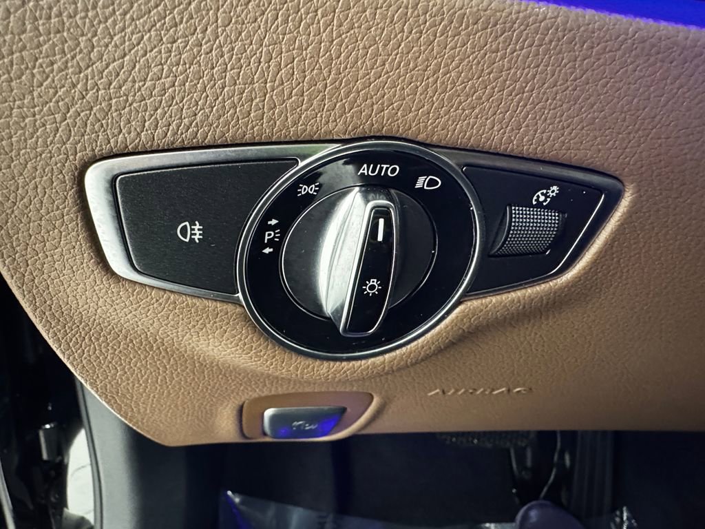 Used 2017 Mercedes-Benz E 300 4MATIC image 40