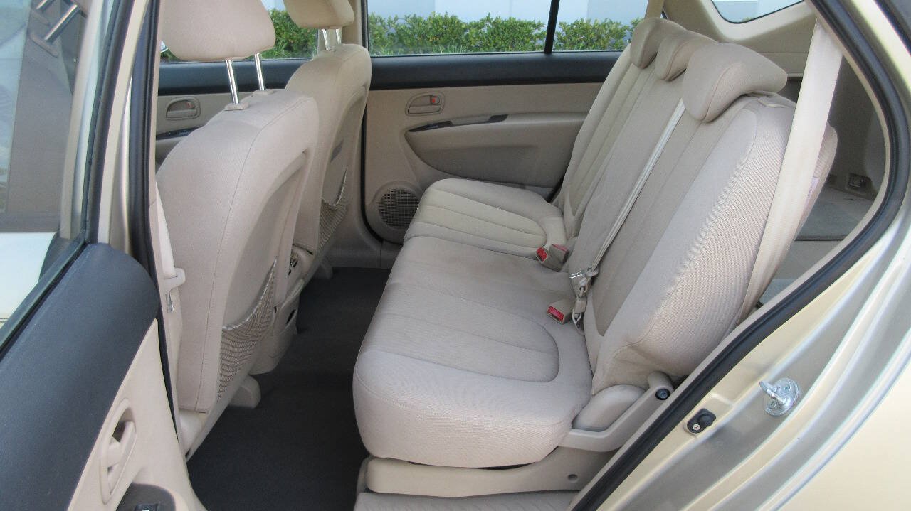 Used 2008 Kia Rondo LX FWD image 13
