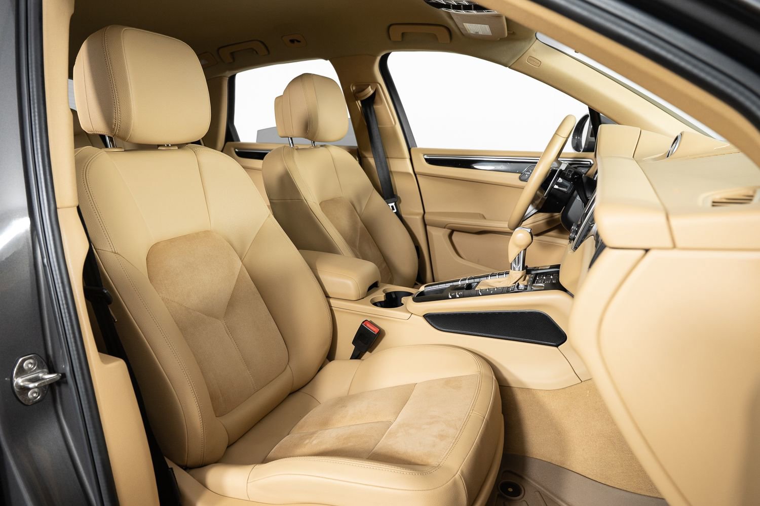 Used 2016 Porsche Macan S image 28