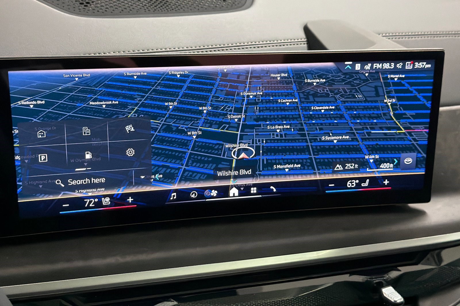 Used 2026 BMW X7 xDrive40i w/ Premium Package AWD/4WD image 28