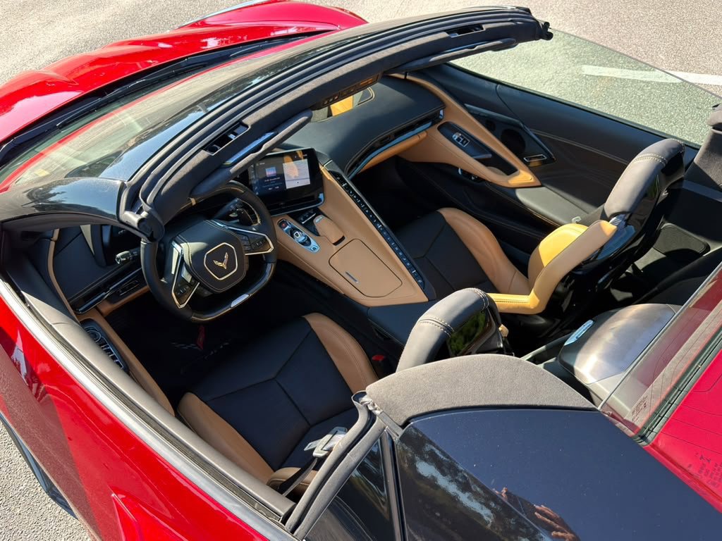 Used 2025 Chevrolet Corvette E-Ray w/ Stealth Interior Trim Package AWD/4WD image 11