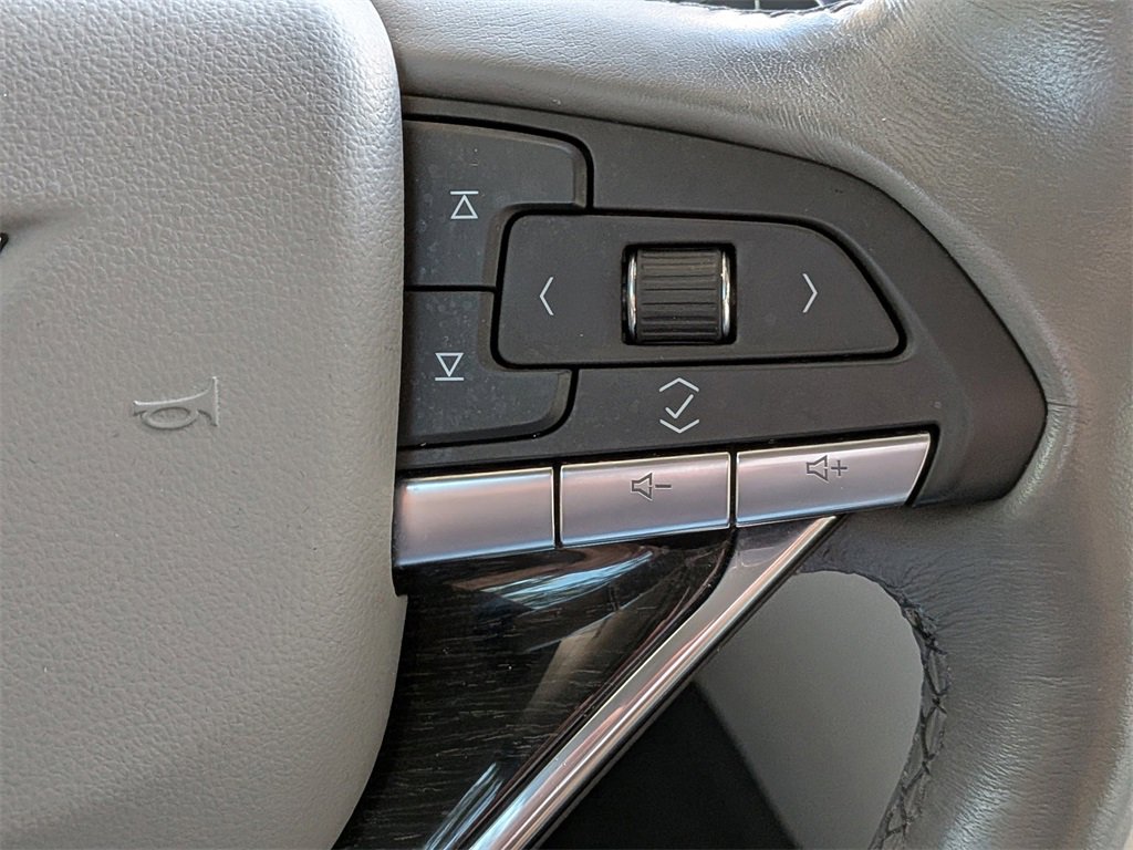 Used 2020 Cadillac XT6 Premium Luxury image 32