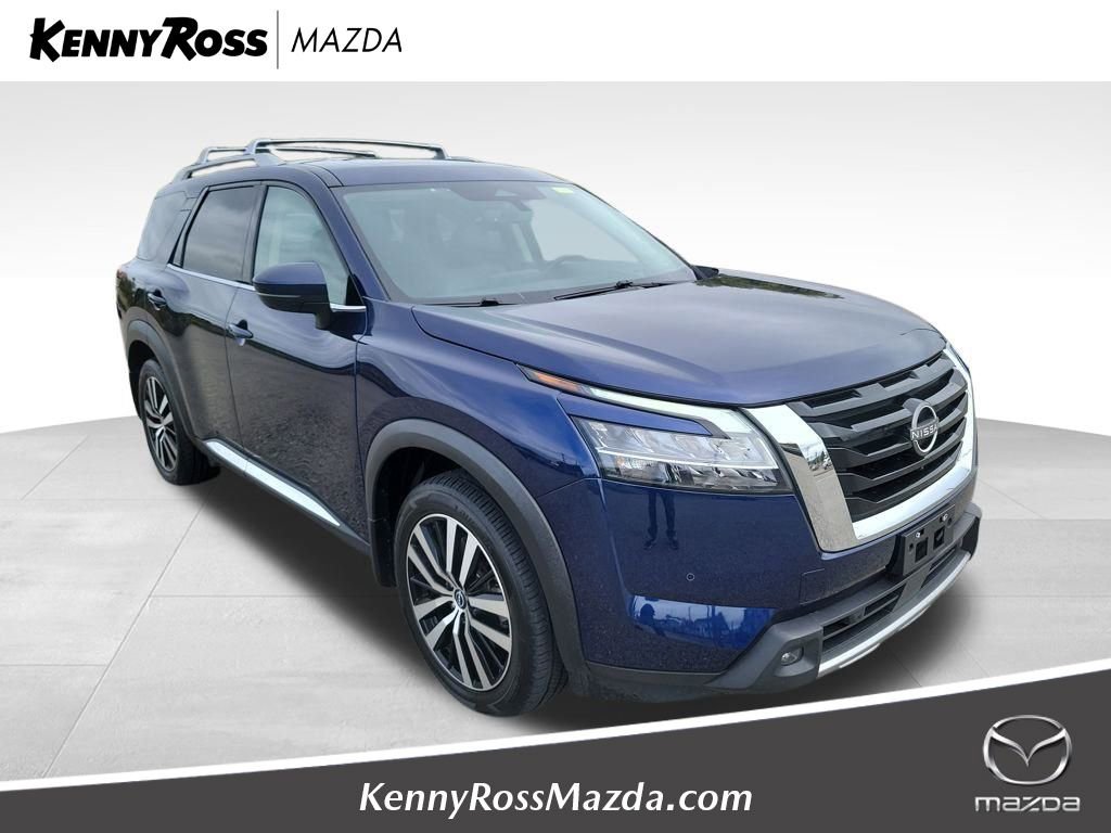 Used 2023 Nissan Pathfinder Platinum image 1