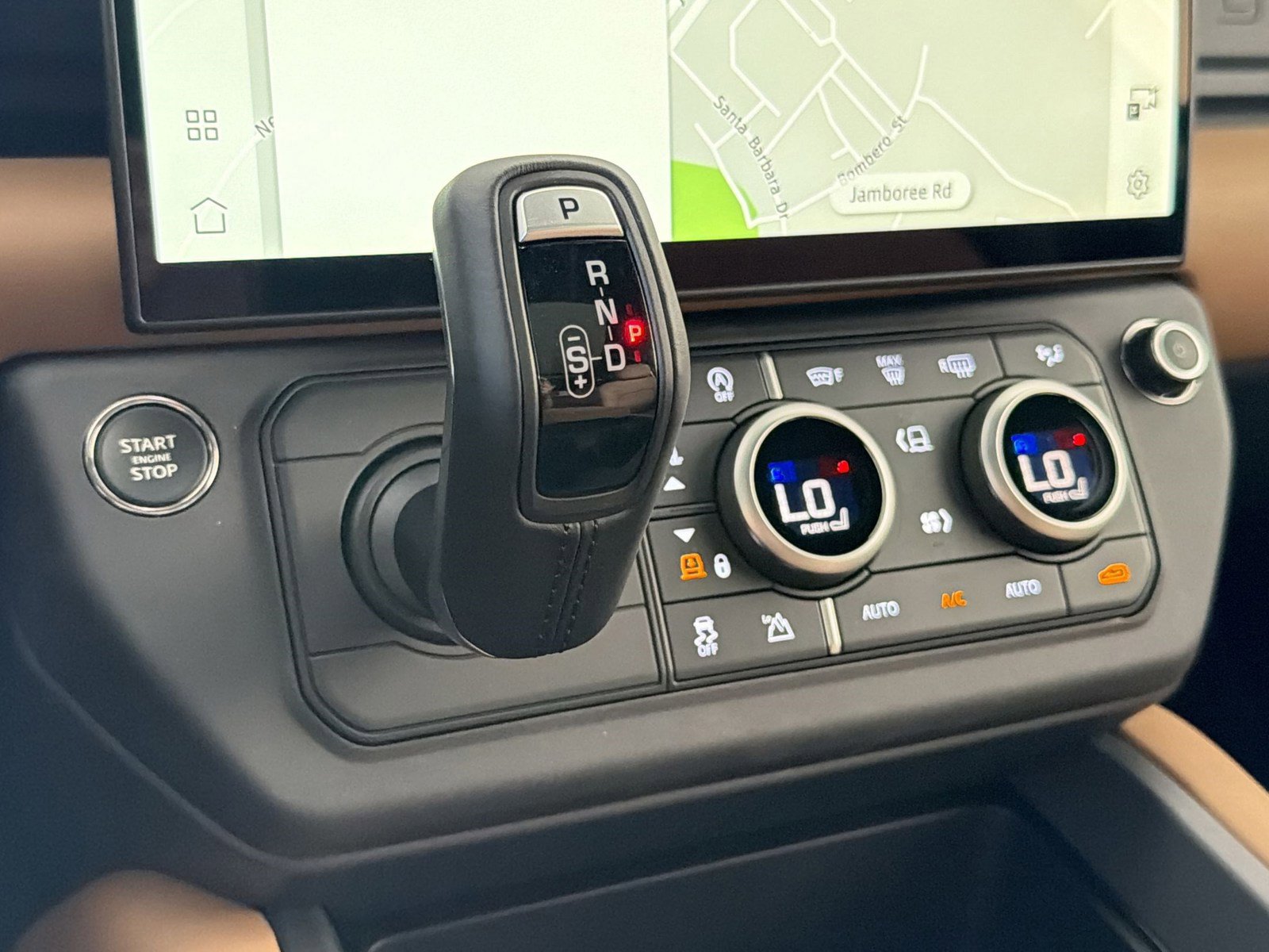 New 2026 Land Rover Defender 110 X-Dynamic SE AWD/4WD image 17