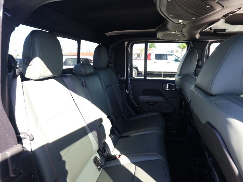 New 2026 Jeep Gladiator Mojave image 17