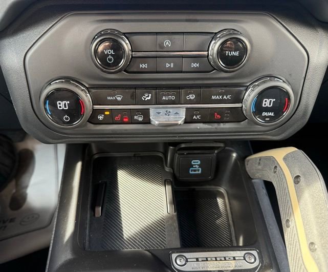 Used 2025 Ford Bronco Badlands image 14